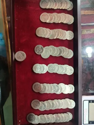 84 Monedas 200 Pesetas