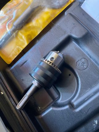 Taladro percutor DEXTER 1500W + Cincel ancho de20€