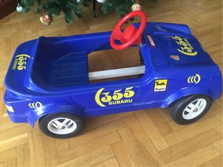 Coche a pedales azul Subaru 355