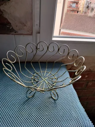 Frutero vintage de metal plateado