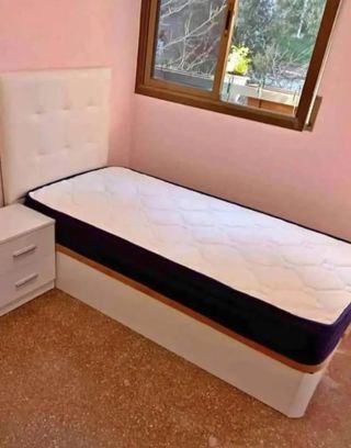 Canapés de tela y madera