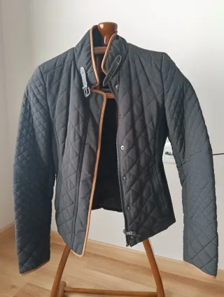 Chaqueta Zara acolchada negra