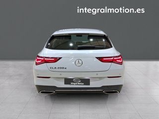 Mercedes CLA CLA 200 D DCT 4MATIC Shooting Brake