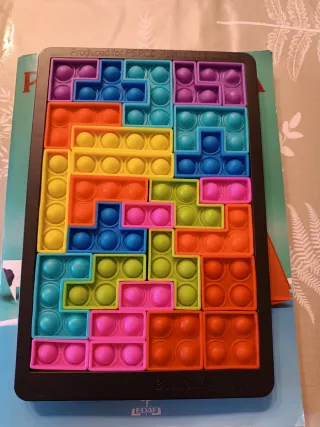 Juego de construcción tipo Tetris