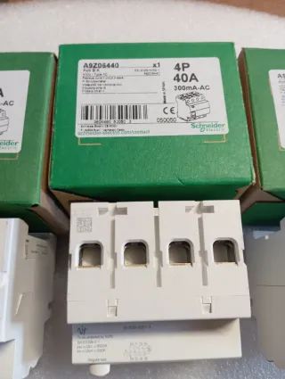 Interruptores Diferenciales Schneider 4P