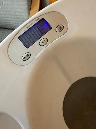 Bañera bebé con báscula integrada