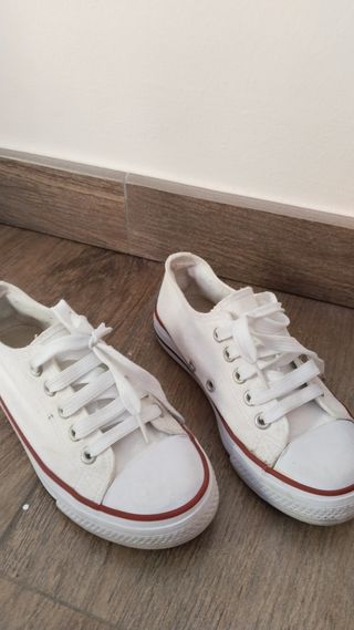 Zapatillas blancas talla 33