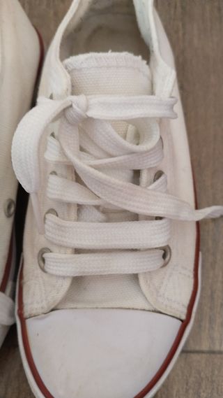 Zapatillas blancas talla 33