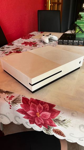Xbox One S 1TB + 3 Mandos Originales