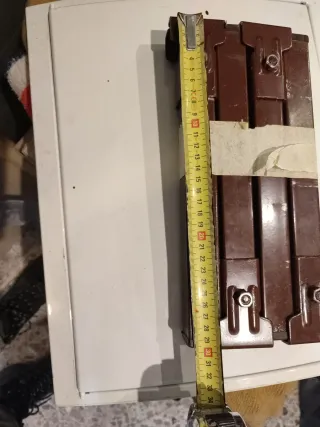 Patas de somier metálicas marrones