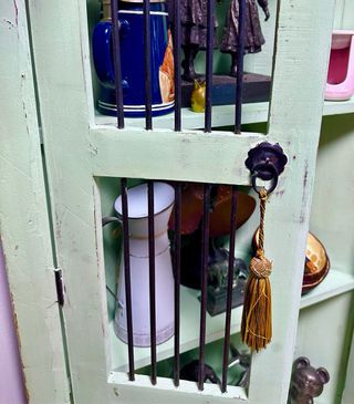 Rinconera Colonial Vintage artesanal de Teka.