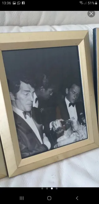 3 Láminas de Famosos .Marco plástico Dorada