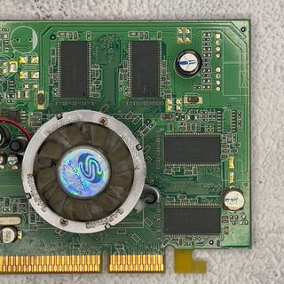 Tarjeta Gráfica Sapphire ATI Radeon 9550 AGP