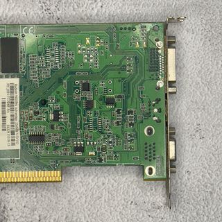 Tarjeta Gráfica Sapphire ATI Radeon 9550 AGP