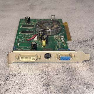 Tarjeta Gráfica Sapphire ATI Radeon 9550 AGP