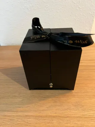 Rosa Eterna Roja en Caja Regalo con Cajón