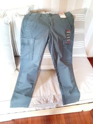 Pantalón Levi's Slim Talla 31 Nuevo