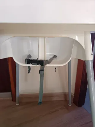 Trona IKEA y bañera Stokke