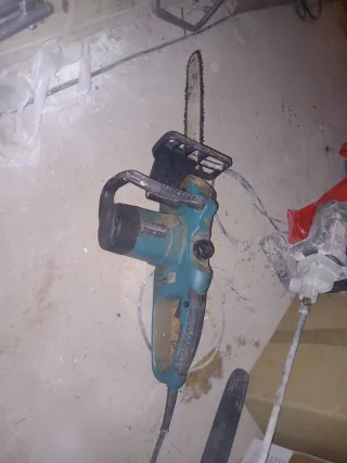 Motosierra gasolina + 1 eléctrica