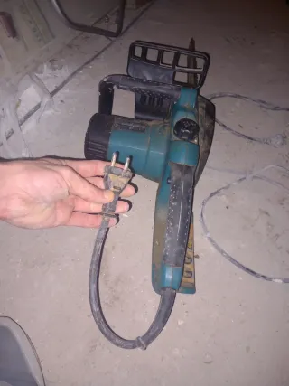 Motosierra gasolina + 1 eléctrica