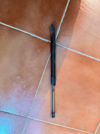 Amortiguador capó VW Touran 2015