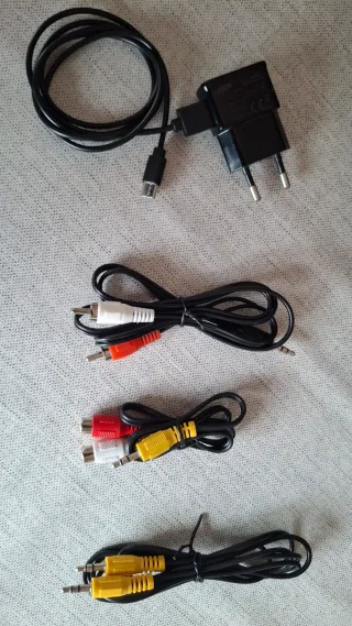 Barra de Sonido Negra con Mando y Cables