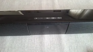 Barra de Sonido Negra con Mando y Cables