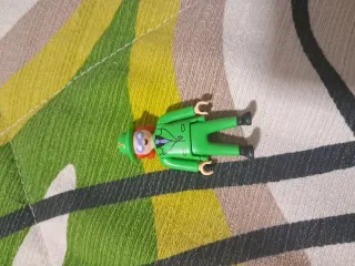 Figura Enigma Huevo Kinder