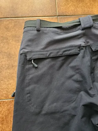 Pantalón Trangoworld gris y negro