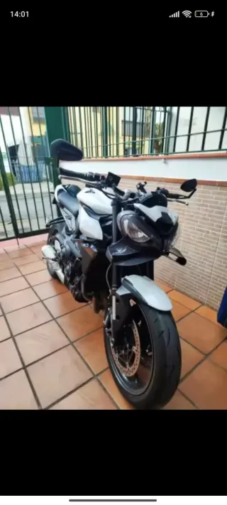 Alerón Triumph street triple 765 Carbono