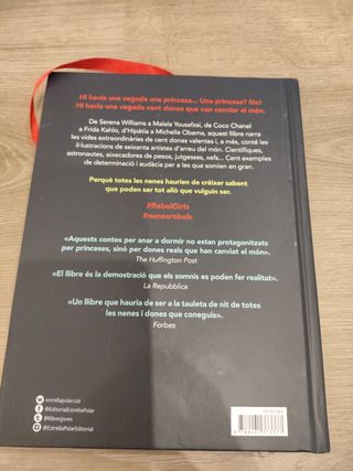 Contes de bona nit per a nenes rebels: 100 Hist...