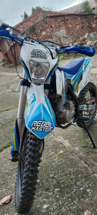 Moto de Cross Rebel Master 250cc