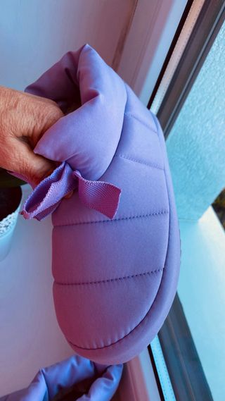 Botas lilas a estrenar.