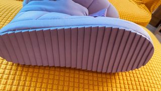 Botas lilas a estrenar.