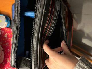 Bolsa Cámara Olympus Negra con Detalles Rojos