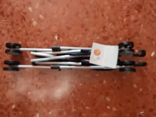 Silleta de paseo para muñeca a estrenar