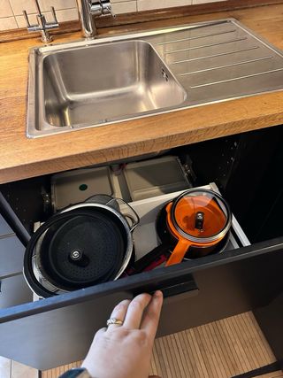 Cucina Ikea componibile con forno e cappa