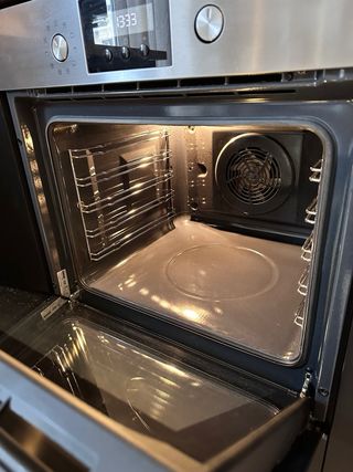 Cucina Ikea componibile con forno e cappa