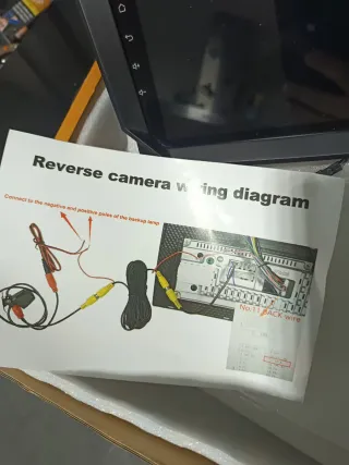 Pantalla para coche con cableado