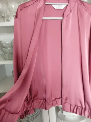 Bomber de raso rosa