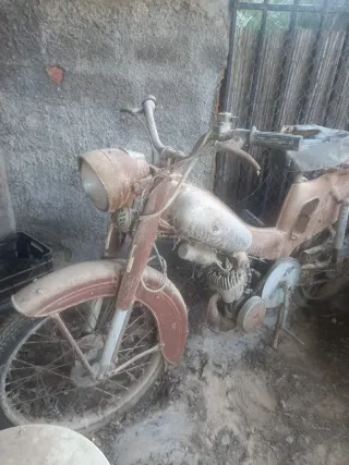 Moto antigua para rehabilitar