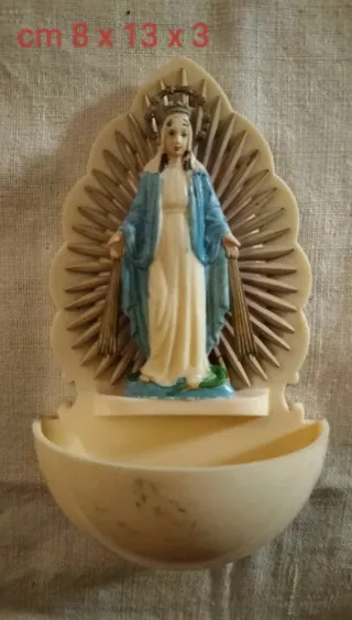 Acquasantiera antica con Madonna cm 8x13x3