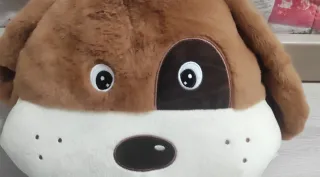 Cuscino cane peluche marrone e bianco