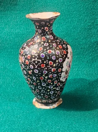 Jarrón antiguo esmaltado para restaurar