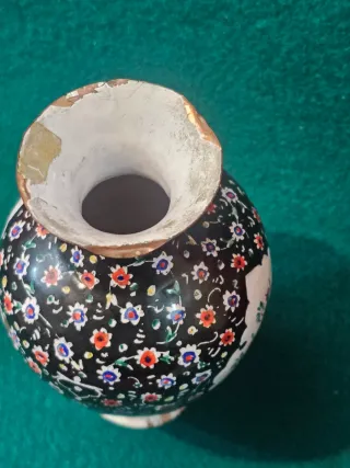 Jarrón antiguo esmaltado para restaurar