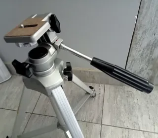 TRIPODE "Velbon" para Foto y Video