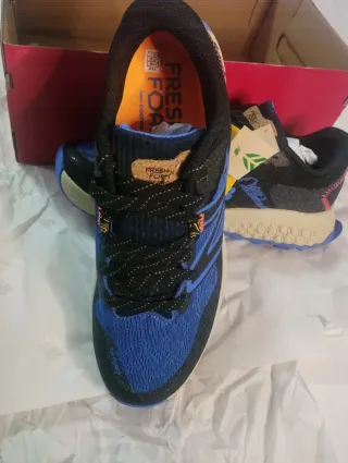Zapatillas New Balance Trail Running talla 42.5
