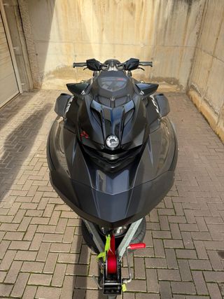 Moto de agua Bombardier RXP-XRS 300 CV