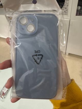 Funda iPhone 15 Azul claro y personaje Mushu