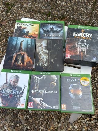 Pacchetto Xbox One con 2 controller